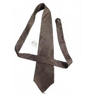 Black & White Chevron Zig-Zag Necktie | 100% Silk - Made in USA - Dockers Khakis